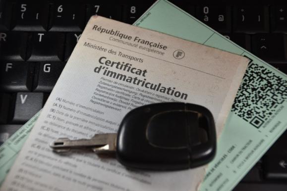 Demande de certificat d'immatriculation avec garagiste